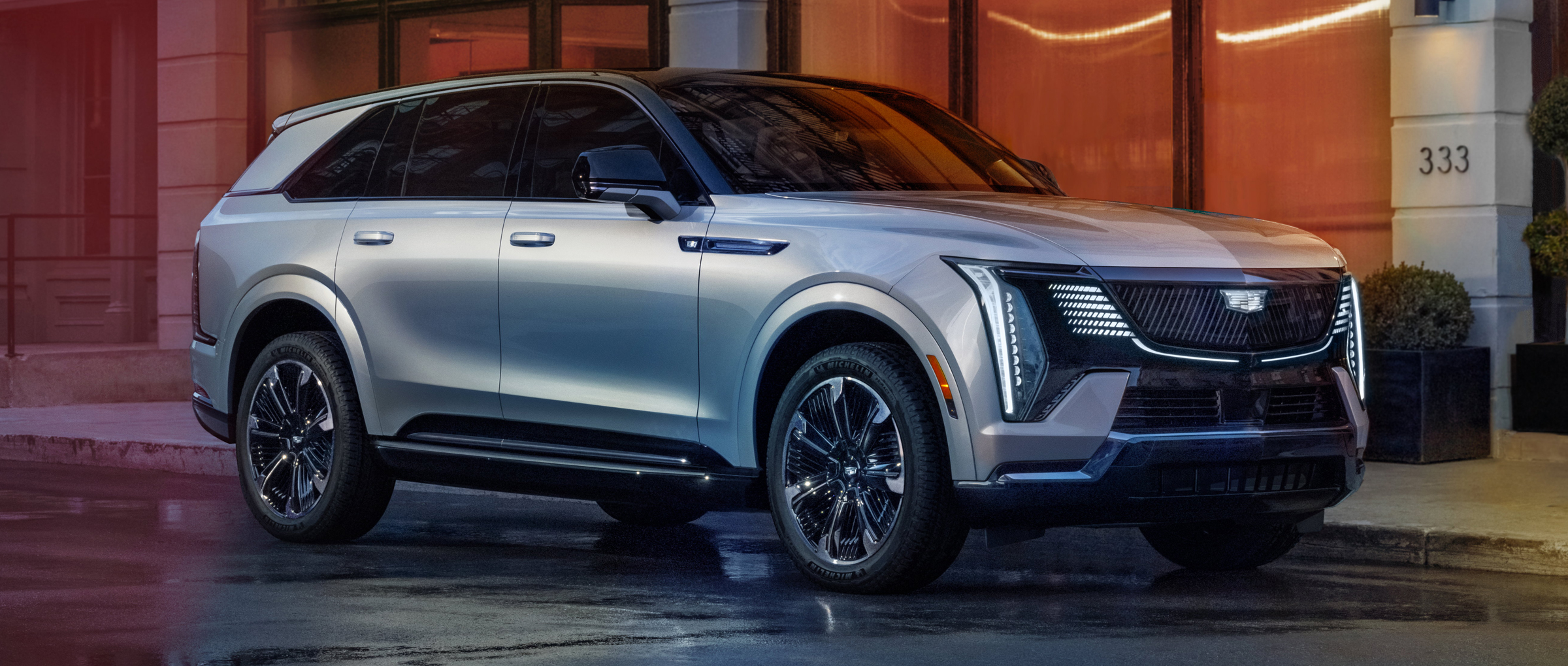 2025 Cadiilac ESCALADE IQ in silver